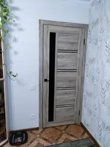 Установленная дверь Дверные решения «Модерн» — живое фото; салон BAKUN DOORS, Новосибирск