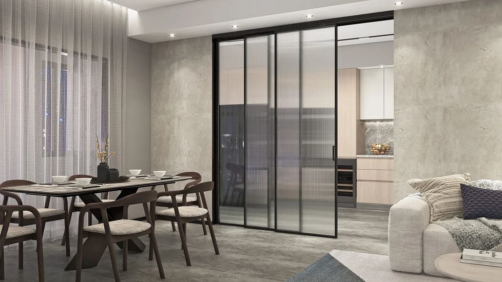 Алюминиевая раздвижная перегородка HAUSDOORS со стеклом мору между кухней и гостиной — рендер фабрики