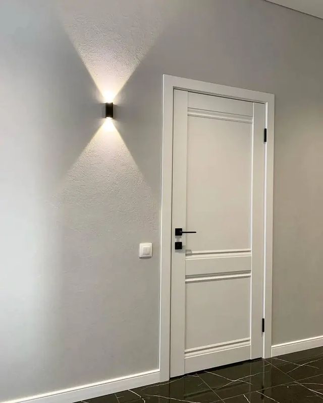 Белая дверь Aurum Doors Кобальт Co 11 в интерьере — живое фото