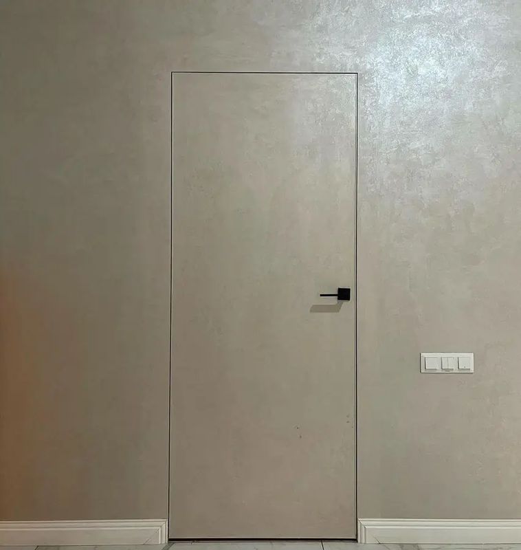 Скрытая дверь Aurum Doors Zr Invisible под покраску — живое фото