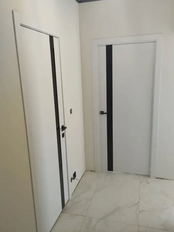 Дверь «Дверные решения» Прима, две двери в квартире — фото с объекта BAKUN DOORS