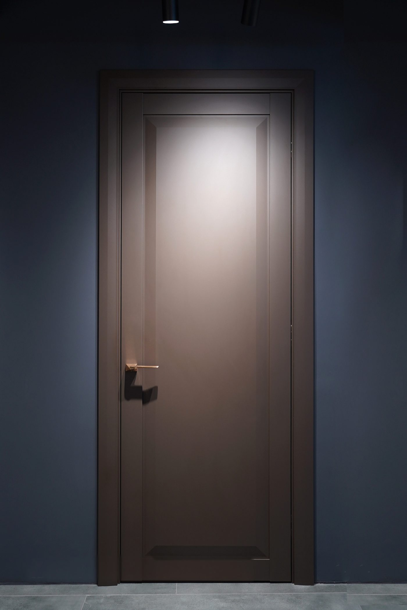 Межкомнатная дверь Hausdoors — эмаль, классическая филёнка